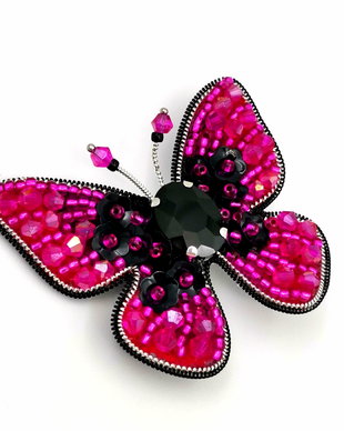 Rezervat Broșă - Magenta Butterfly