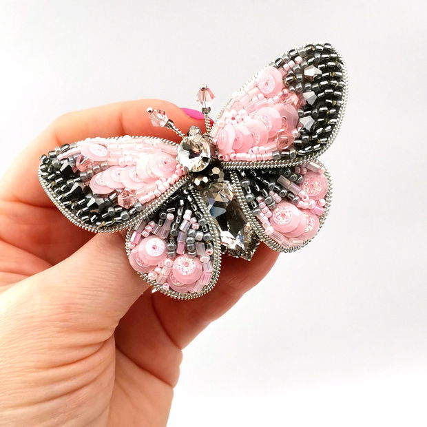 Rezervat Broșă - 3D Pink Butterfly