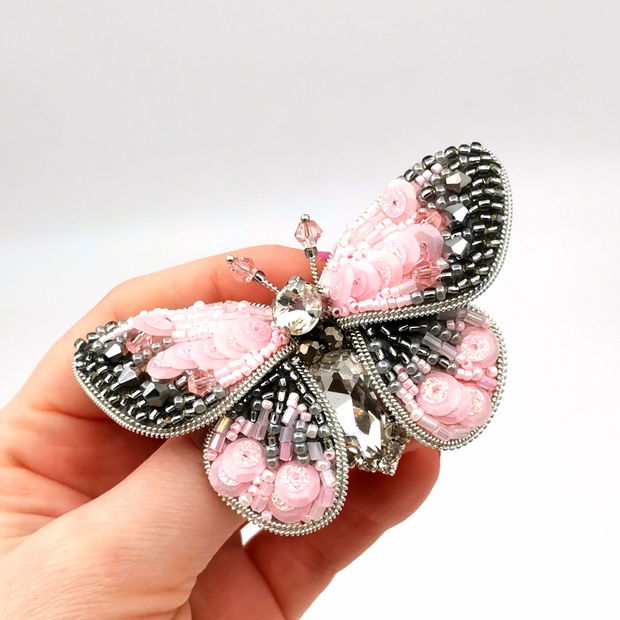 Rezervat Broșă - 3D Pink Butterfly