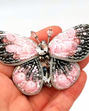 Rezervat Broșă - 3D Pink Butterfly