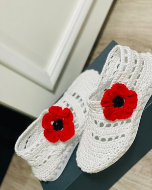 Pantofi crosetati