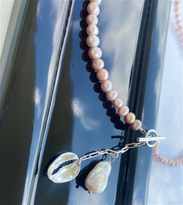 Colier cu perle de cultura roz, scoica și perla baroc