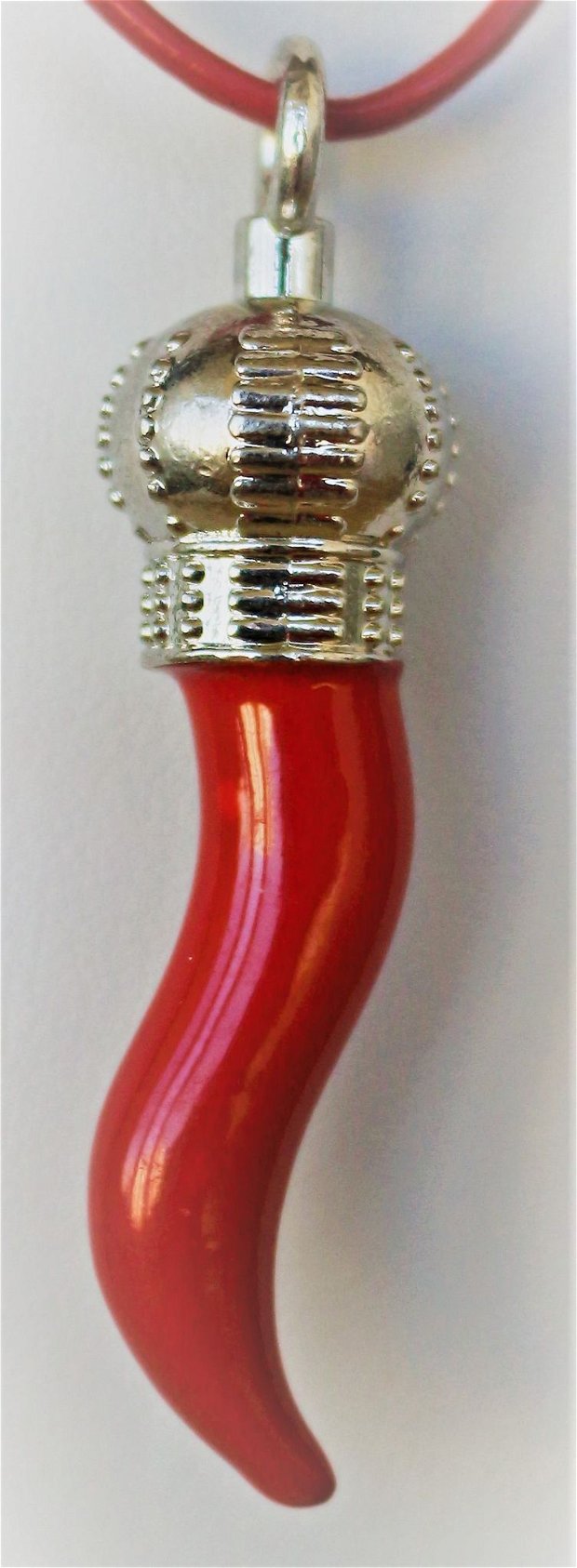 Colier handmade cu pandantiv din metal sub forma de corn/bijuterie unisex