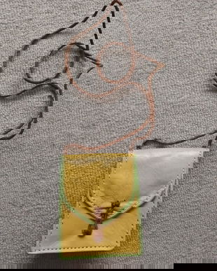 Gentuta lucrata manual, din piele colorata, cu bareta lunga