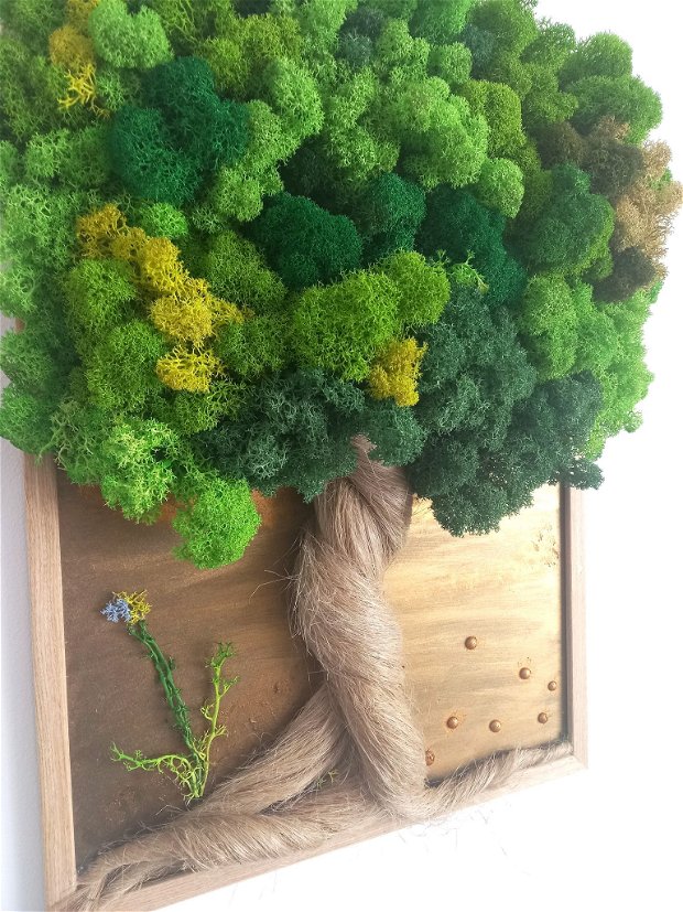 Tablou cu arbore din fuior de cânepă și licheni verzi