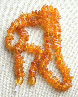 Chihlimbar chipsuri sirag 44 cm. (S2)