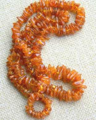 Chihlimbar chipsuri sirag 68 cm. (L2)