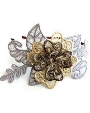 Cordeluta cu floare fascinator brodat