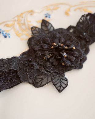 Jartiera din dantela neagra cu floare 3D
