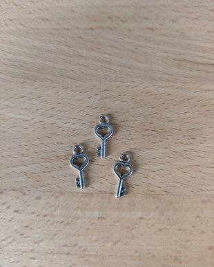Pandantiv cheie - 15x6mm