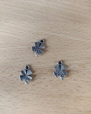 Pandantiv trifoi - 15x10mm