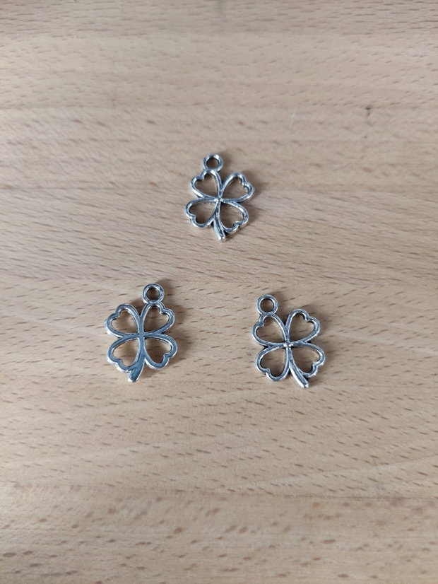 Pandantiv trifoi - 19x10mm