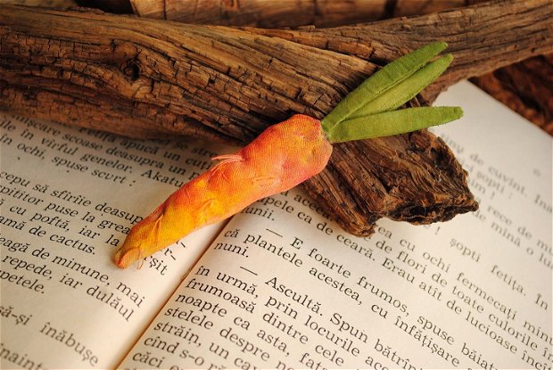 Brosa Morcov carrot
