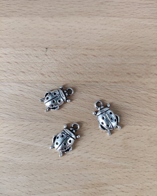Pandantiv gărgăriță - 18x11mm