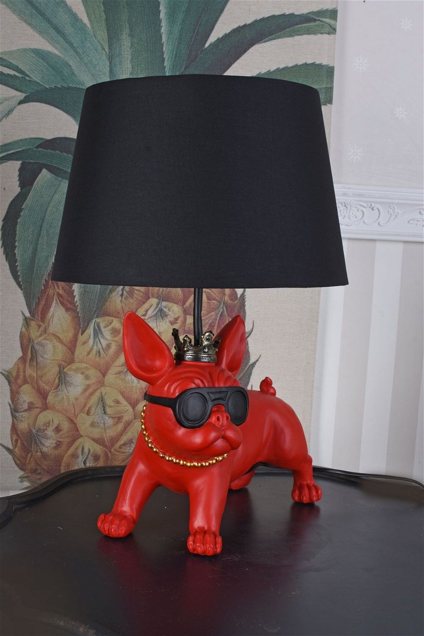 Lampa de masa cu un buldog francez rosu