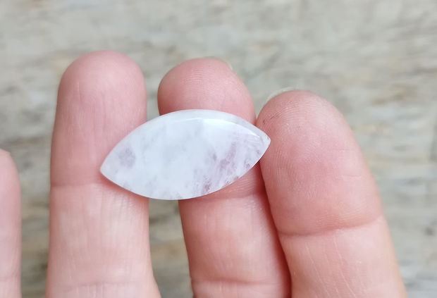 Cabochon piatra lunii (moonstone), 28x14x5 mm