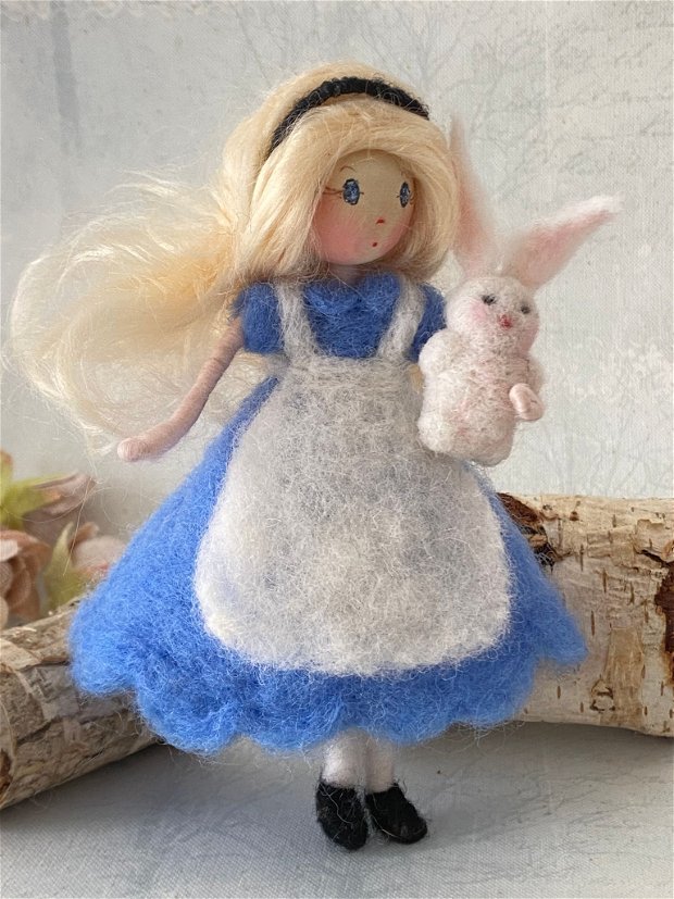 Alice-Papusa din lana impaslita