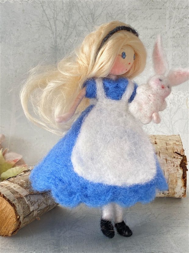 Alice-Papusa din lana impaslita