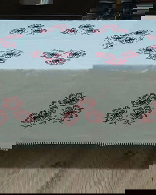 Fata de masa cusaturi manuale