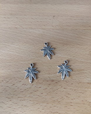 Pandantiv frunza - 21x16mm