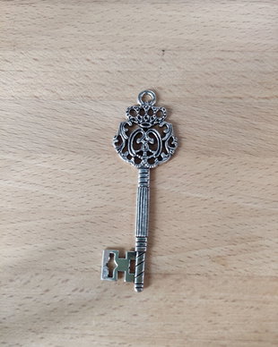 Pandantiv cheie - 68x22mm