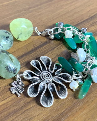 BRATARA~LUCKY GREEN FLOWER~prehnit,agate,perle de cultura,cristale sticla,zamac argintat