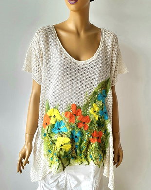 VANDUT -Bluza de vara cu floricele impaslite