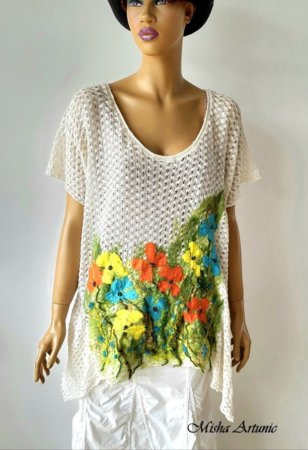VANDUT -Bluza de vara cu floricele impaslite