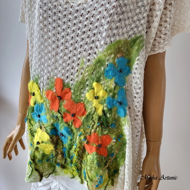 VANDUT -Bluza de vara cu floricele impaslite
