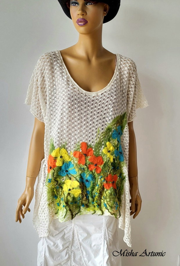 VANDUT -Bluza de vara cu floricele impaslite