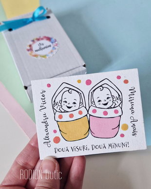 Marturii personalizate botez gemene fetite pictate cu magnet