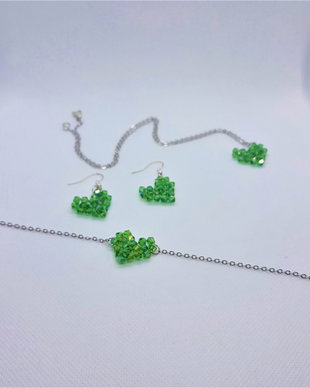 Set lănțișor cu pandativ din cristale, cercei și brățară - verde