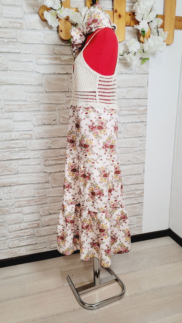 Rochie cu flori și bust croșetat