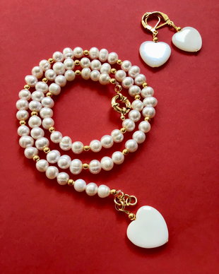 Set perle de cultura albe & inimi sidef alb