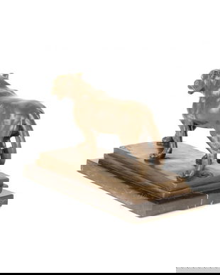 Leoiaca- statueta din bronz pe un soclu din marmura