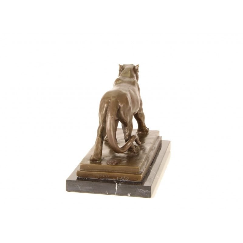Leoiaca- statueta din bronz pe un soclu din marmura