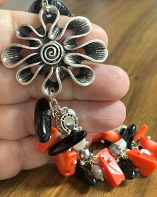 BRATARA~FIESTA~agate,coral,perle de cultura,cristale sticla,murano,accesorii argintate,zamac argintat