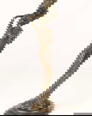 Femeie cu urna-sfesnic  din bronz