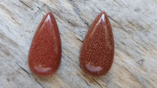 Cabochoane goldstone, 30x15 mm (2 buc)