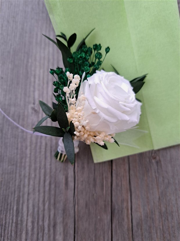 Cocardă nuntă Mire/Naș - trandafir criogenat Alb Verde Smarald