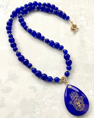 Colier Jad albastru electric & mana lui Hamsa
