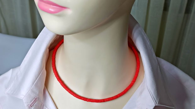 Coliere estive unisex pline de energie si culoare, cu mărgeluțe heishi din argilă polimerică, colier/choker lut polimeric, coliere colorate.