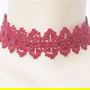 Choker rosu din dantela frivolite, choker dantela rosie, colier rosu  la baza gatului, choker dantela suveicuta