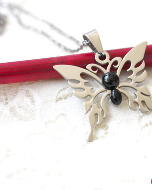 Colier fluture cu onix