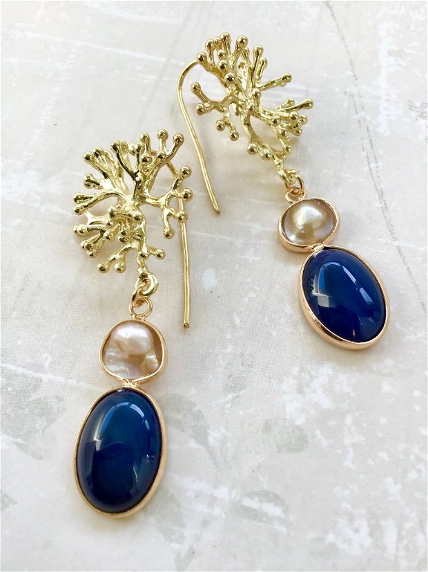 Cercei statement agate bleumarin, perle baroc & inox gold