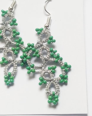 Cercei argintiu cu verde din dantela frivolite, cercei lucrati cu suveicuta, bijuterii dantela tatting