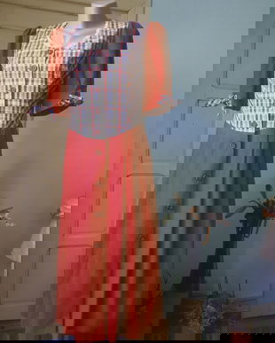 Rochie bavareza cu bust cadrilat