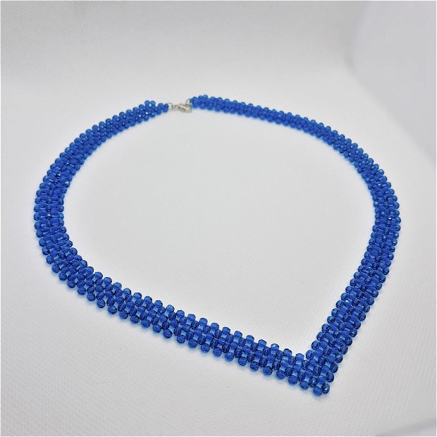 Colier elegant din cristale - albastru transparent mat