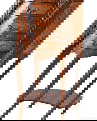 Comoda baroc din lemn maisv furniruit cu trei sertare