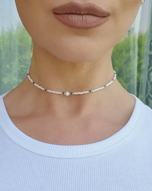 Colier alb cu Agat, Choker minimalist cu margele